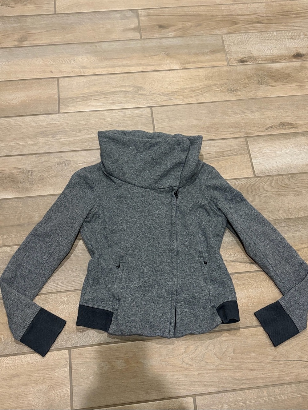 Lululemon Karmacollected Jacket heathered speckled gray funnel collar size 8